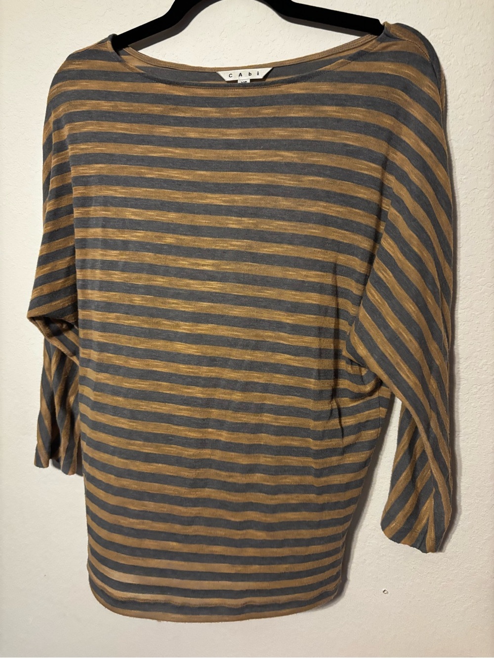 Cabi Dolman Batwing Top XS Gold Gray Stripe Boatneck 3/4 Sleeve Casual Chic